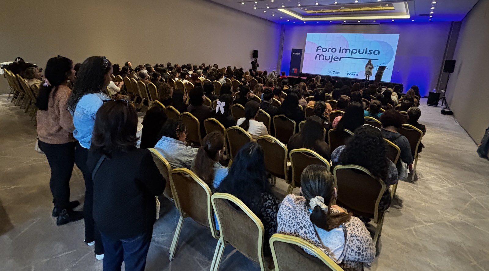 Mujeres de Arica y Parinacota se reúnen en el Foro Impulsa Mujer para potenciar sus emprendimientos
